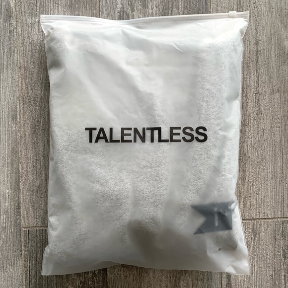 🔥🔥TALENTLESS - PREMIUM UNISEX SIDE POCKET HOODIE🔥🔥 - Picture 8 of 8